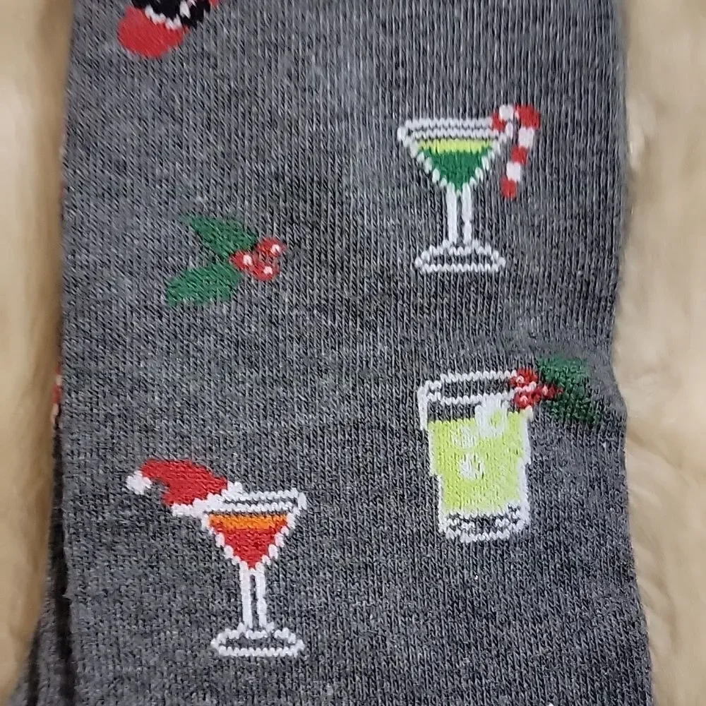 MEN'S DAVCO CHARCOAL GRAY FESTIVE DRINKS CHRISTMAS HOLIDAY CASUAL SOCKS - NEW!